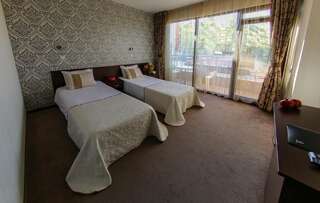 Курортные отели Hotel Spa Terma Ягода Двухместный номер с 2 отдельными кроватями и собственной ванной комнатой-3
