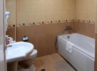 Курортные отели Hotel Spa Terma Ягода Двухместный номер с 2 отдельными кроватями и собственной ванной комнатой-14